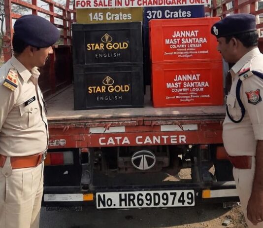 सोनीपत में अवैध शराब तस्करी के खिलाफ आबकारी विभाग और हरियाणा पुलिस की संयुक्त टीम ने बड़ी कार्रवाई की है।