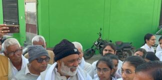 नेताओं ने चेतावनी दी कि यदि जल्द समाधान नहीं हुआ तो आंदोलन को और तेज किया जाएगा।