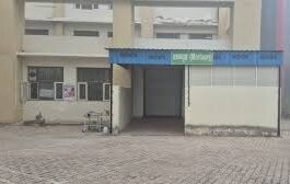 घटना बीती रात की बताई जा रही है। मृतक की पहचान करीब 55 वर्षीय अनिल उर्फ बिल्लू निवासी गांव झाड़ली के रूप में हुई है।