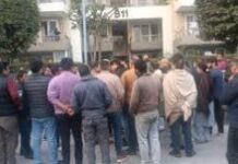 माइग्रेशन न होने से 170 छात्राएं परेशान, विधायक से की थी मुलाकात, अब आवास के बाहर देंगी धरना! कागसर के निजी नर्सिंग कॉलेज की करीब 170 छात्राएं माइग्रेशन न होने से परेशान हैं। उनका कहना है कि हांसी विधायक से उन्हें केवल आश्वासन मिल रहा है।