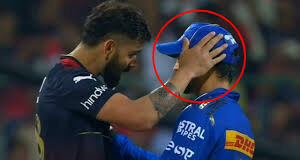 ‘किसी तरह से आंसू रोके हुए थे’, ईशान किशन का खुलासा, बताया कैसे विराट कोहली ने टूटकर बिखरने से बचाया था! भारतीय टीम के अनुभवी विकेटकीपर बल्लेबाज ईशान किशन ने बड़ा खुलासा किया है। उन्होंने बताया है कि आईपीएल 2021 में खराब फॉर्म के दौरान विराट कोहली ने उन्हें कैसे कंसोल किया था।