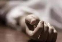 सोनीपत में शख्स की हत्या, रात को सोते हुए गला दबाकर उतारा मौत के घाट! हरियाणा के सोनीपत में एक शख्स की हत्या का मामला सामने आया है। गांव भैरा बाकीपुर में यह वारदात हुई है। फिलहाल पुलिस मामले की जांच कर रही है।