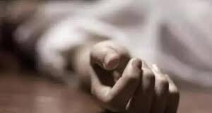 सोनीपत में शख्स की हत्या, रात को सोते हुए गला दबाकर उतारा मौत के घाट! हरियाणा के सोनीपत में एक शख्स की हत्या का मामला सामने आया है। गांव भैरा बाकीपुर में यह वारदात हुई है। फिलहाल पुलिस मामले की जांच कर रही है।