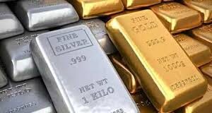 Gold Price Today: सोना हुआ और महंगा, चांदी फिसली; कितनी है नई कीमत? : दिल्ली में 22 कैरेट का भाव 148460 रुपये प्रति 10 ग्राम है।