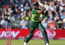 टी20 वर्ल्ड कप में भारत से मैच से पहले बाबर आजम की फॉर्म पर सवाल उठ रहे हैं।