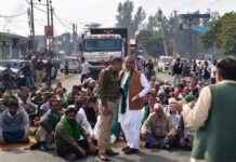 यमुनानगर में जाम के दौरान मौके पर बड़ी संख्या में पुलिस बल तैनात कर दिया गया।