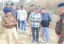 फतेहाबाद में युवक की हत्या मामले में एसपी ने सख्त एक्शन लेते हुए दो होमगार्ड जवानों को बर्खास्त कर दिया है।