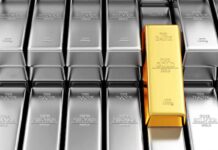 आज मल्टी कॉमोडिटी एक्सचेंज पर सोना और चांदी के रेट में हल्की सी गिरावट देखने को मिल रही है। आज MCX पर चांदी की कीमत 880 रुपये गिरकर 2.67 लाख रुपये प्रति किलो पर पहुंच गई।