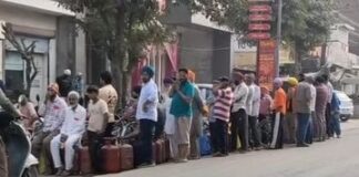 बहादुरगढ़ में स्थिति और गंभीर दिखी, जहां सुबह 7 बजे से ही एजेंसियों के बाहर लंबी कतारें लगी रहीं।