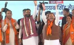 मुख्यमंत्री ने बताया कि गोहाना क्षेत्र के लिए पहले की गई 97 घोषणाओं में से 87 पूरी हो चुकी हैं और बाकी पर काम जारी है।