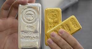 सोना इस हफ्ते ₹4,276 सस्ता, ₹1.43 लाख पर आया:चांदी ₹10,717 गिरकर ₹2.21 लाख पर पहुंची, डॉलर की डिमांड बढ़ने से गिरे दाम