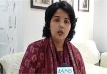 हरियाणा महिला कांग्रेस की जनरल सेक्रेटरी सुचित्रा देवी के पति गौरव कुमार ने दावा किया था कि उन्होंने अपनी पत्नी के लिए असेंबली इलेक्शन टिकट के बदले कांग्रेस नेताओं को पैसे दिए थे।