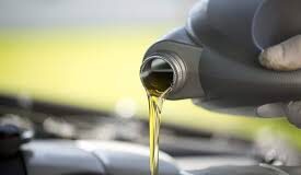 ईरान-इजराइल और अमेरिका के बीच चल रहे युद्ध के बीच लोग इस बात को लेकर चिंता में हैं कि आने वाले समय में पेट्रोल या डीजल के लिए भी लंबी लाइन लगानी पड़ सकती हैं।