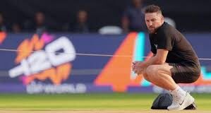 इंग्लैंड के ऑलराउंडर लियाम लिविंगस्टोन ने टीम प्रबंधन पर गंभीर आरोप लगाए हैं।