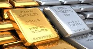 Gold Silver Price Today: सर्राफा बाजार में दिखी गिरावट; चांदी करीब ₹13600 तक टूटी, सोना ₹7135 सस्ता पश्चिम एशिया में जारी तनाव से सोने-चांदी की कीमतों में गिरावट देखने को मिला।