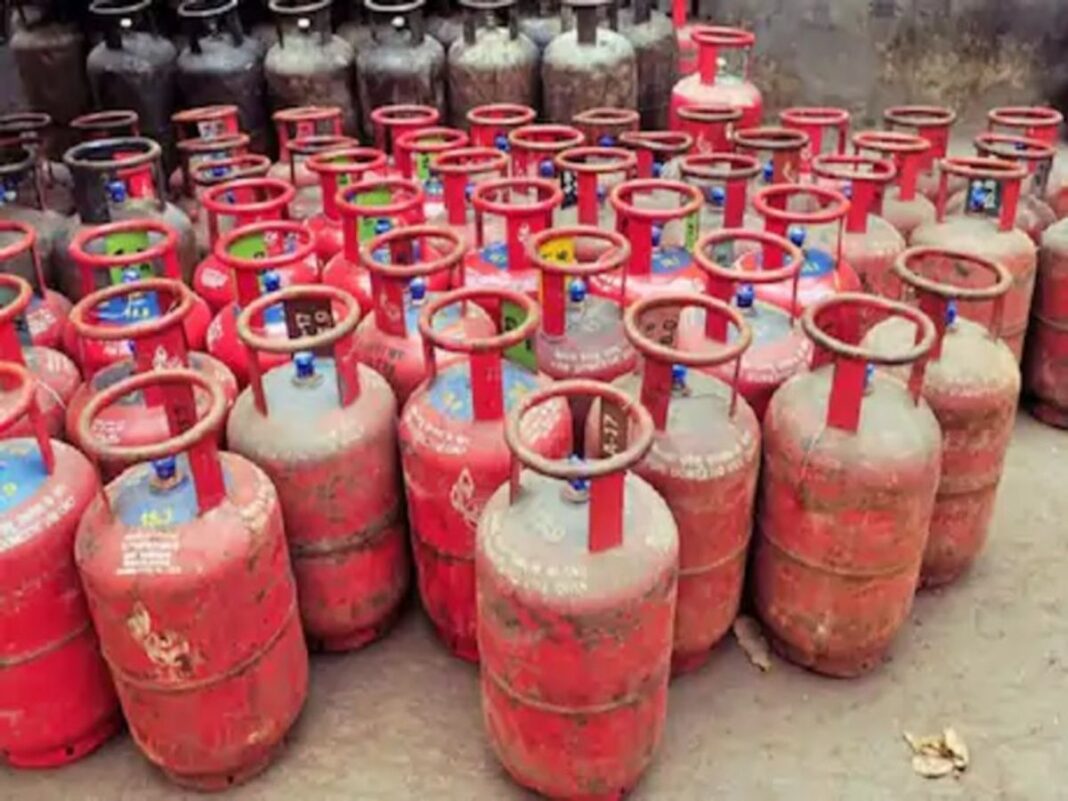 अगर आप LPG सिलेंडर बंद हो चुके नंबर की वजह से बुक नहीं कर पा रहे या फिर आप अपना मुख्य नंबर बदल रहे हैं अगर आप LPG सिलेंडर बंद हो चुके नंबर की वजह से बुक नहीं कर पा रहे या फिर आप अपना मुख्य नंबर बदल रहे हैं
