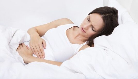 अक्सर भारी भोजन के बाद अपच होना आम बात है।