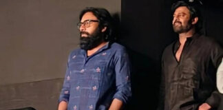 Dhurandhar 2: प्रभास और संदीप रेड्डी वांगा ने हैदराबाद में देखी ‘धुरंधर द रिवेंज’ प्रभास और संदीप रेड्डी वांगा ने फिल्म 'स्पिरिट' की शूटिंग से समय निकालकर रणवीर सिंह की फिल्म 'धुरंधर 2' को देखा।