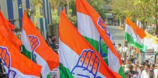 असम विधानसभा चुनाव में वोटिंग से एक दिन पहले कांग्रेस को बड़ा झटका लगा था।