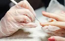 रेगुलर नेल पेंट लगाने से केमिकल एक्सपोजर न के बराबर होता है और UV लाइट यूज नहीं करनी पड़ती। इसे आसानी से हटाया भी जा सकता है।