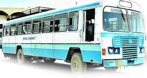 रोहतक बस स्टैंड पर रोडवेज कर्मियों का हंगामा: पुलिस कर्मचारियों द्वारा मारपीट का मामला, किया चक्का जाम! रोहतक बस स्टैंड पर बुधवार को कर्मचारियों ने बस स्टैंड के दोनों गेट बंद कर रोडवेज का चक्का जाम कर दिया