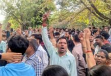 गुरुग्राम और फरीदाबाद के औद्योगिक इलाकों में सैलरी बढ़ाने को लेकर श्रमिकों का गुस्सा खुलकर सामने आया।
