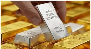 ग्लोबल टेंशन के बीच सोने-चांदी के रेट्स में गिरावट ग्लोबल मार्केट में बढ़ते तनाव के बीच आज सोने और चांदी के भाव में बदलाव हुआ है.
