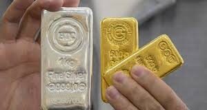 अमेरिका-इजराइल की ईरान से चल रही जंग के बीच आज सोने-चांदी की कीमतों में गिरावट है।