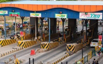 NHAI ने बैंकों को दिए निर्देश, गलत जानकारी पर ब्लॉक हो सकता है आपका फास्टैग भारतीय राष्ट्रीय राजमार्ग प्राधिकरण (NHAI) ने 15 अप्रैल को सभी फास्टैग जारी करने वाले बैंकों को एक महत्वपूर्ण आदेश दिया है।