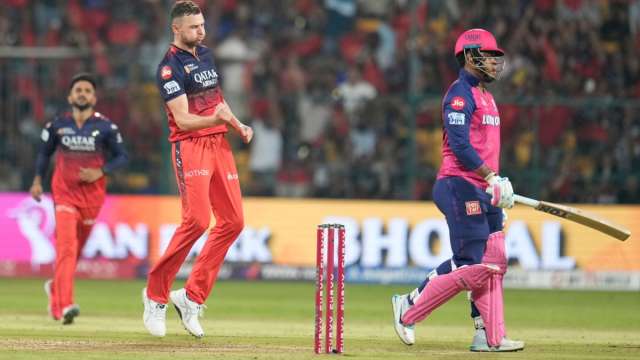 राजस्थान रॉयल्स और रॉयल चैलेंजर्स बेंगलुरु (आरसीबी) के बीच आईपीएल 2026 का मुकाबला खेला जाएगा। राजस्थान रॉयल्स और रॉयल चैलेंजर्स बेंगलुरु (आरसीबी) के बीच आईपीएल 2026 का मुकाबला खेला जाएगा।