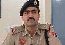 शिकायतकर्ता ने एसीबी को शिकायत देते हुए कहा कि वह एएसआई को रिश्वत नहीं देना चाहते हैं अगर उन्होंने रुपये नहीं दिया तो वह उनका काम रोक देगी।