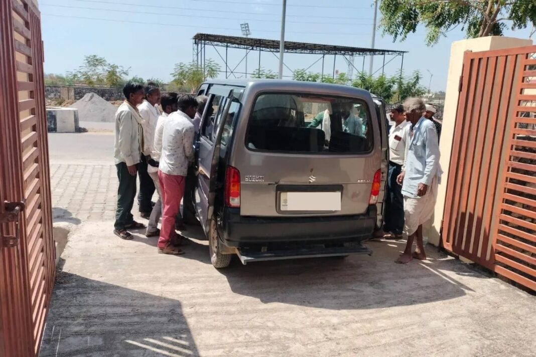 रोहड़ाई थाना प्रभारी विद्यासागर के अनुसार, सूचना मिलने पर एसएफएल टीम के साथ मौके का निरीक्षण किया गया।