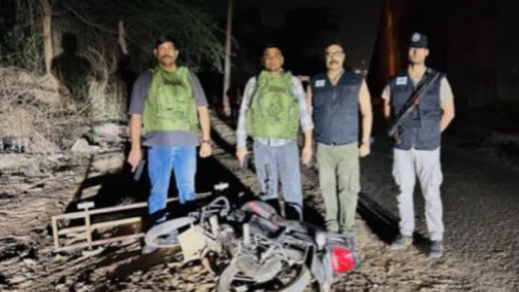 गुरुग्राम के सुशांत लोक में वीरवार देर रात पुलिस की ओर से किए गए एनकाउंटर में मारे गए तीन युवक जिले के गांव भालौठ के रहने वाले हैं।