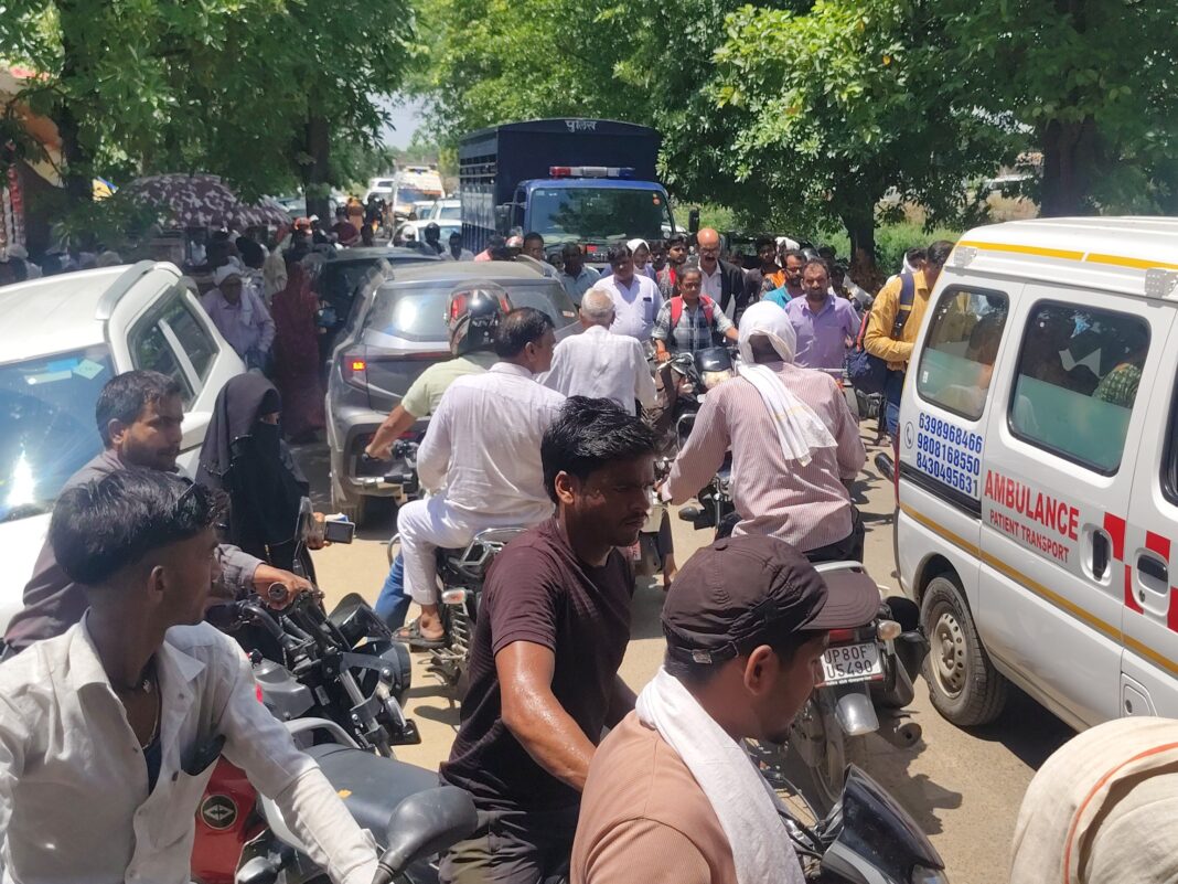 उन्होंने संबंधित अधिकारियों से कर्मचारियों की समस्याओं को गंभीरता से लेते हुए तबादला आदेश वापस लेने या कर्मचारियों की सहमति के आधार पर समायोजन करने की मांग की है। उन्होंने संबंधित अधिकारियों से कर्मचारियों की समस्याओं को गंभीरता से लेते हुए तबादला आदेश वापस लेने या कर्मचारियों की सहमति के आधार पर समायोजन करने की मांग की है।