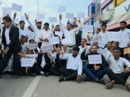 पंजाब-हरियाणा हाईकोर्ट बार एसोसिएशन के आह्वान पर जिला बार एसोसिएशन रोहतक ने कामकाज निलंबित रखा।