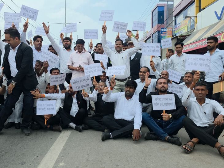 पंजाब-हरियाणा हाईकोर्ट बार एसोसिएशन के आह्वान पर जिला बार एसोसिएशन रोहतक ने कामकाज निलंबित रखा। पंजाब-हरियाणा हाईकोर्ट बार एसोसिएशन के आह्वान पर जिला बार एसोसिएशन रोहतक ने कामकाज निलंबित रखा।