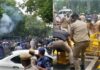 ऐसे में ऑफिस, कॉलेज और अन्य जरूरी काम से निकलने वाले लोगों को घर से निकलने से पहले अपना रूट जरूर चेक कर लेना चाहिए।