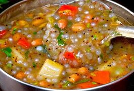 अक्सर साबूदाना खिचड़ी बनाने के लिए साबूदाने को कई घंटे पहले भिगोकर रखना पड़ता है।