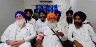 अंबाला में लाठीचार्ज पर झींडा का फूटा गुस्सा, बोले- धरना खत्म करने ही वाले थे, तभी पुलिस ने किया बल प्रयोग! इसके बाद प्रदर्शनकारी जग्गी सिटी सेंटर के सामने जीटी रोड पर पहुंच गए और यातायात पूरी तरह ठप कर दिया।