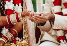 फरीदाबाद में शादी के नाम पर सौदे का आरोप, 65 वर्षीय बुजुर्ग से शादी से इनकार किया तो खौलता पानी फेंका! शादी से इनकार करने पर उस पर खौलता पानी डाल दिया गया। हादसे में वह करीब 50 फीसदी झुलस गई।