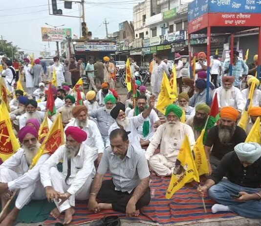 बंदी सिखों की रिहाई की मांग को लेकर टोहाना में पिछले सात दिनों से धरना-प्रदर्शन चल रहा है।