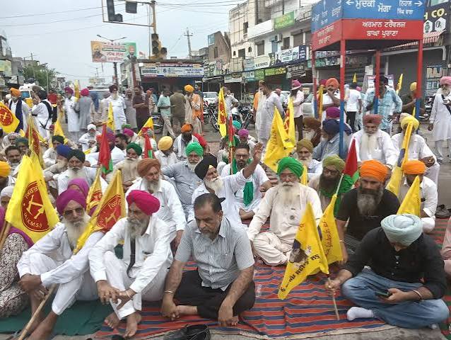 बंदी सिखों की रिहाई की मांग को लेकर टोहाना में पिछले सात दिनों से धरना-प्रदर्शन चल रहा है। बंदी सिखों की रिहाई की मांग को लेकर टोहाना में पिछले सात दिनों से धरना-प्रदर्शन चल रहा है।