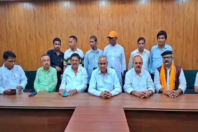 ओबीसी के लिए स्पष्ट और अलग श्रेणी रखने तथा प्रत्येक मान्य जाति या समुदाय को एक विशिष्ट वैज्ञानिक कोड देने का सुझाव दिया गया है। ओबीसी के लिए स्पष्ट और अलग श्रेणी रखने तथा प्रत्येक मान्य जाति या समुदाय को एक विशिष्ट वैज्ञानिक कोड देने का सुझाव दिया गया है।