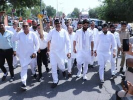कार्यक्रम में डीएवी स्कूल तथा राजकीय मॉडल वरिष्ठ माध्यमिक संस्कृति विद्यालय के विद्यार्थियों ने सांस्कृतिक कार्यक्रम प्रस्तुत कर उपस्थित लोगों का मन मोह लिया।