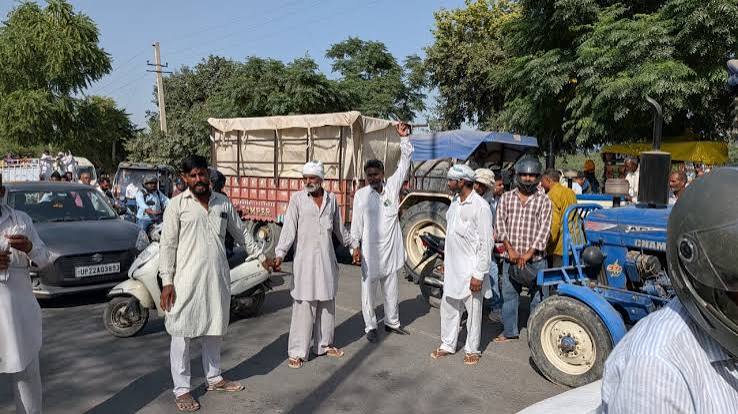 डीएपी को लेकर सरसों की बिजाई करने वाले किसानों को भी परेशानी उठानी पड़ रही हैं। डीएपी को लेकर सरसों की बिजाई करने वाले किसानों को भी परेशानी उठानी पड़ रही हैं।