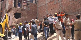 ‘अब्बू, पानी दो… मैं मरना नहीं चाहती’, मलबे में दबी गुलाफ्शा की आखिरी पुकार; 4 मंजिला इमारत में गई जान! लेकिन अफसोस उसी गुहार कोई काम न आई। जब तक मलबा हटा गया, वह मर चुकी थी।
