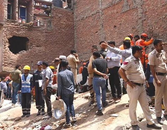 लेकिन अफसोस उसी गुहार कोई काम न आई। जब तक मलबा हटा गया, वह मर चुकी थी।