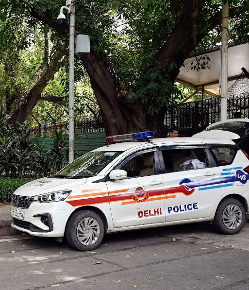 देश की राजधानी दिल्ली एक बार फिर शर्मसार हुई है। नगालैंड की एक महिला ने 3 'रईसजादों' पर बेहद संगीन आरोप लगाए हैं देश की राजधानी दिल्ली एक बार फिर शर्मसार हुई है। नगालैंड की एक महिला ने 3 'रईसजादों' पर बेहद संगीन आरोप लगाए हैं
